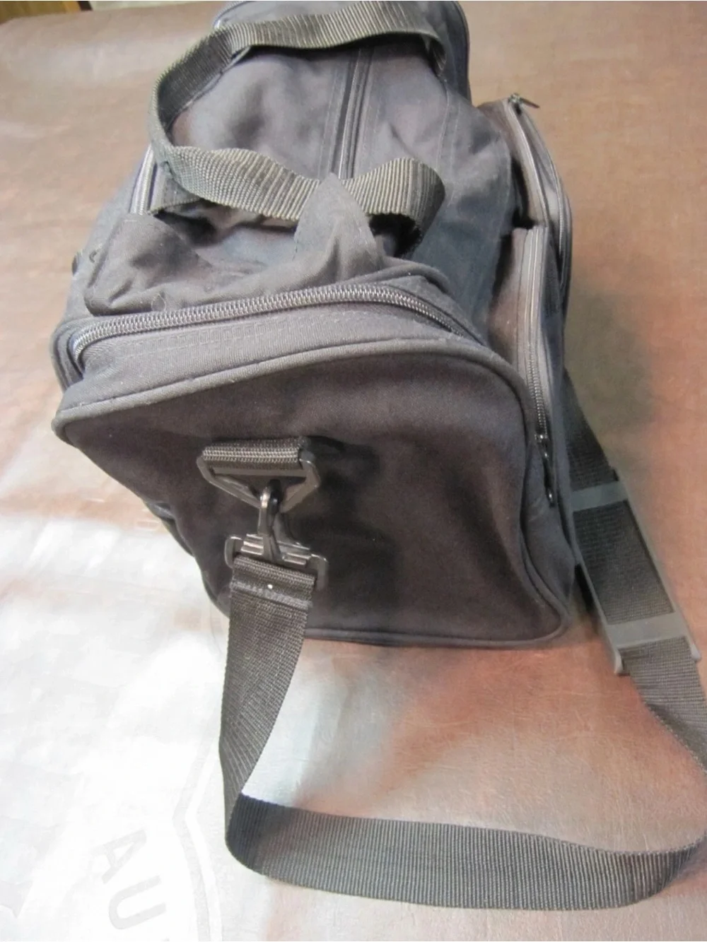 Black EDDIE BAUER DUFFEL BAG